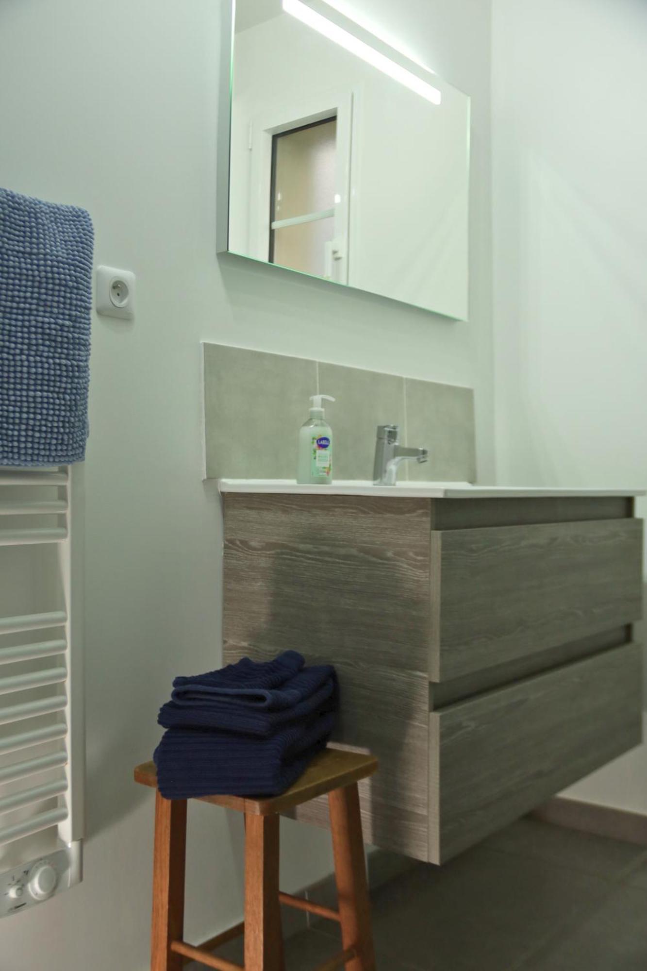Chambre D'Hote Chancelier Guerin Mont-l'Eveque エクステリア 写真